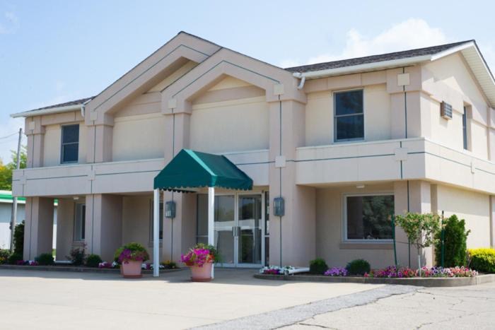 Exterior view of Prestige Inn.